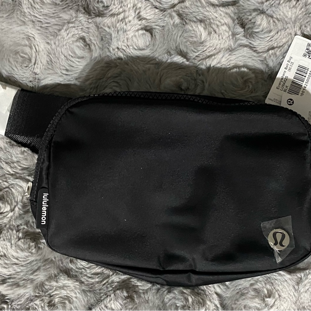lululemon athletica Black Belt Bag Minimalist Design